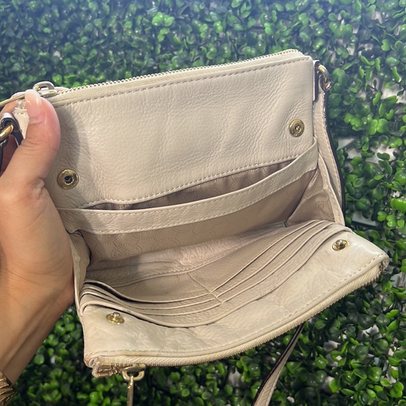 AUTHENTIC Michael Kors Fulton Leather Crossbody Bag in Vanilla - Picture 7 of 13